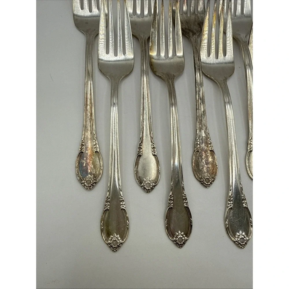 1847 Rogers Bros IS Flatware Set Of 8 Salad Forks Remembrance Silverplate